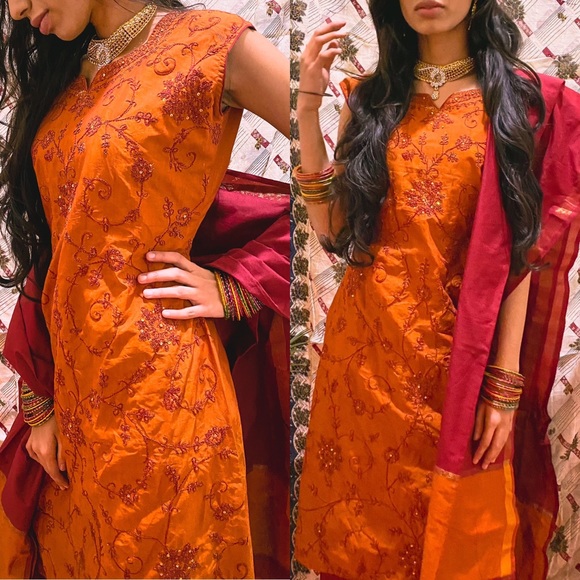 Silk Salwar Kameez - Picture 3 of 6